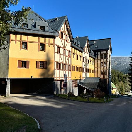 Apartman Petra Clinic Javor ペツ・ポト・スニェシュコウ エクステリア 写真