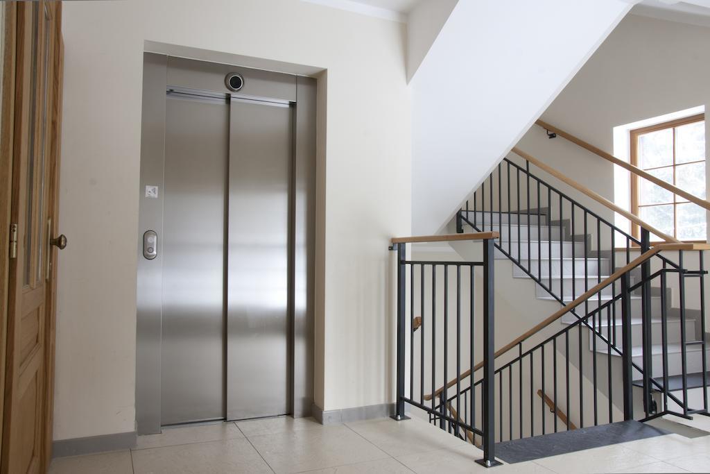 Apartman Petra Clinic Javor ペツ・ポト・スニェシュコウ エクステリア 写真